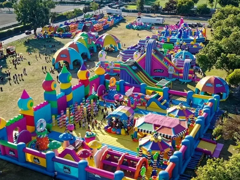 장기간 실외 사용에 더 적합한 타포린 소재는 무엇입니까?