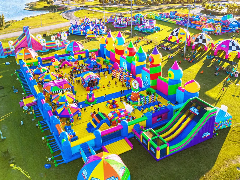 풍선 성은 무엇으로 구성되어 있나요?